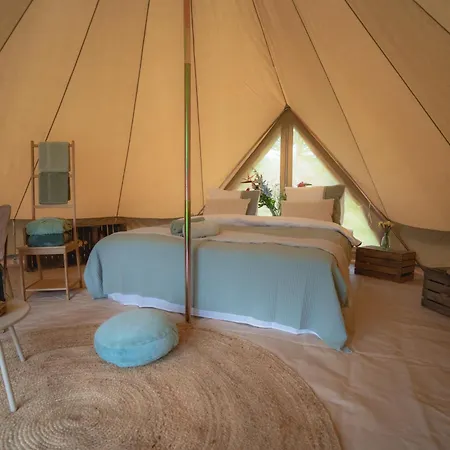 Boutique Tent 'pruum' Op Unieke Plek In Het Met Luxe Bed Lyxtält *
